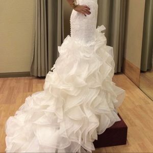 COPY - Pronovias Gown, label sz8 street sz6), bust 34, waist 27, hips 36, heigh…